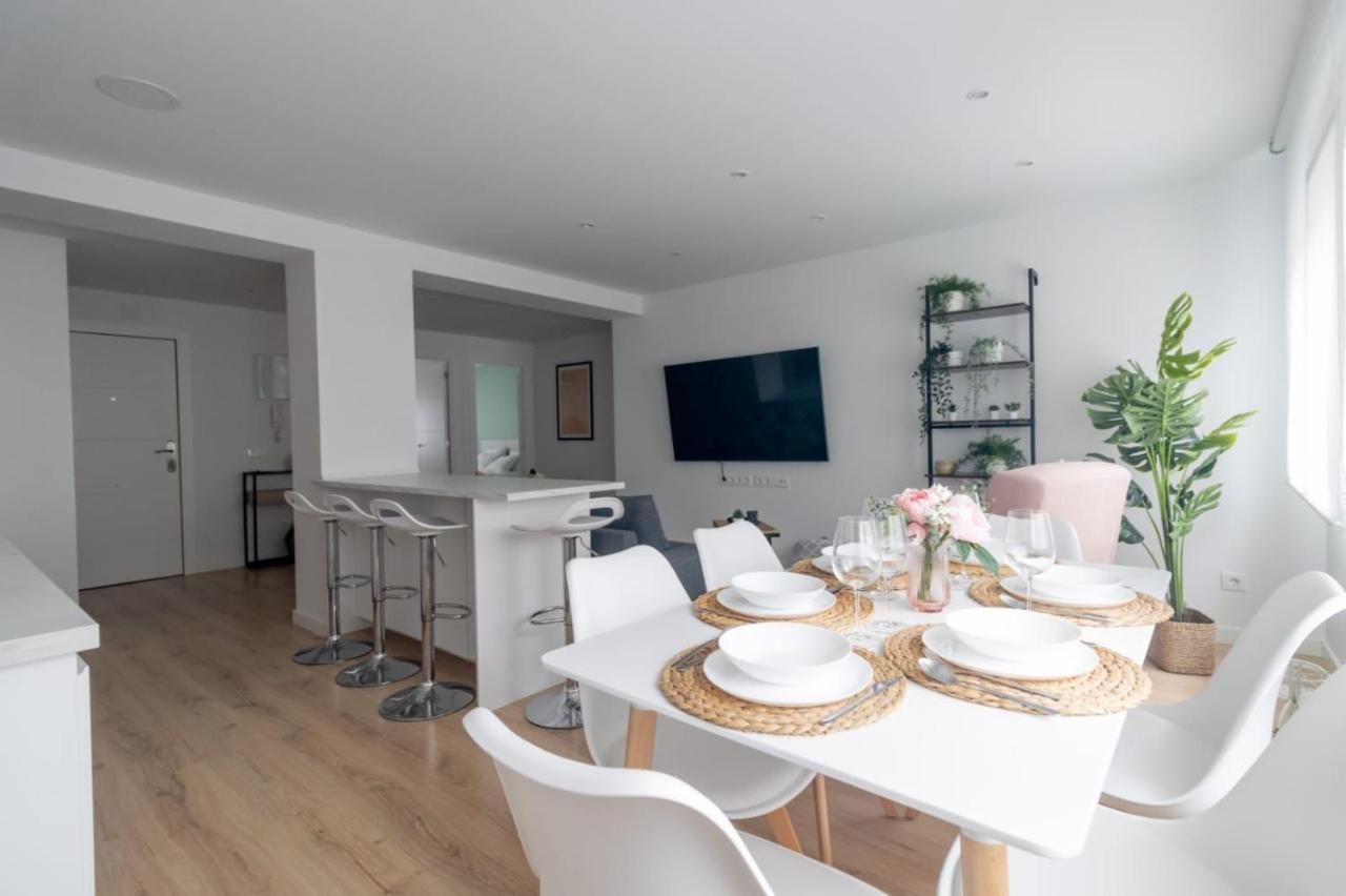Lujoso Apartamento Entre 2 Playas Con Garaje, Wifi Gijon Exterior photo