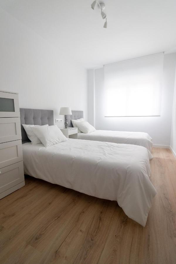 Lujoso Apartamento Entre 2 Playas Con Garaje, Wifi Gijon Exterior photo